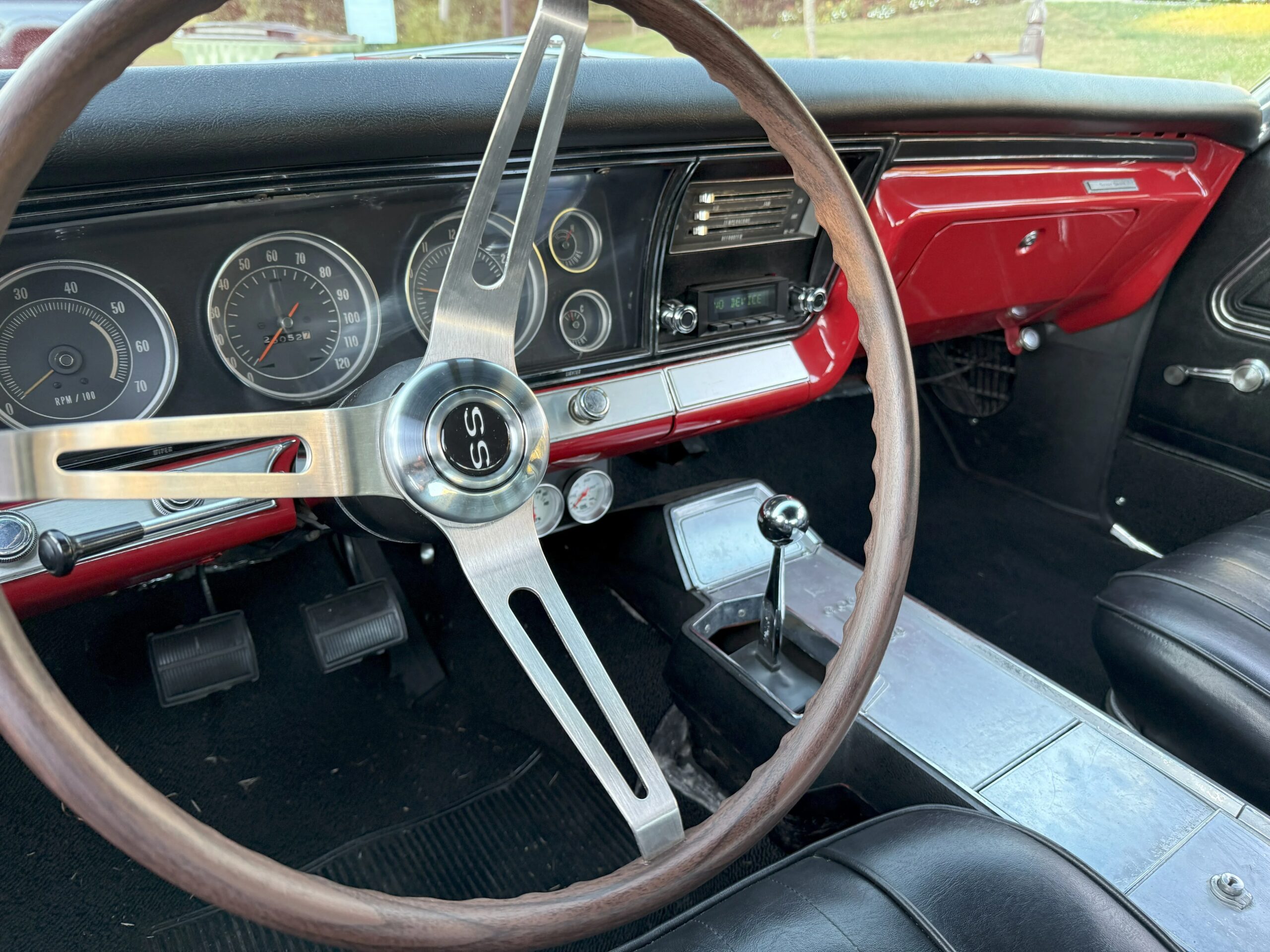 Chevrolet-Impala-ss-1967-Red-Black-1