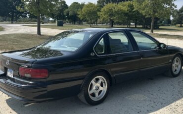 Chevrolet-Impala-ss-1995-Black-Gray-3