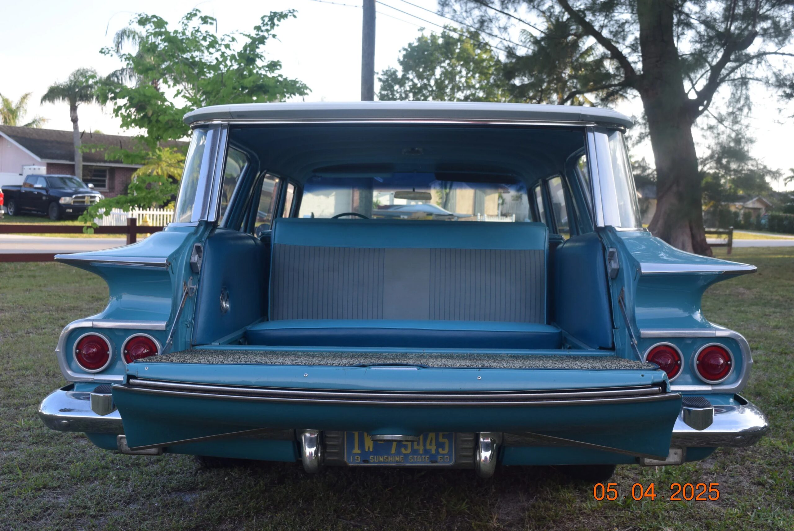 Chevrolet-Impala-wagon-1960-Blue-Blue-3