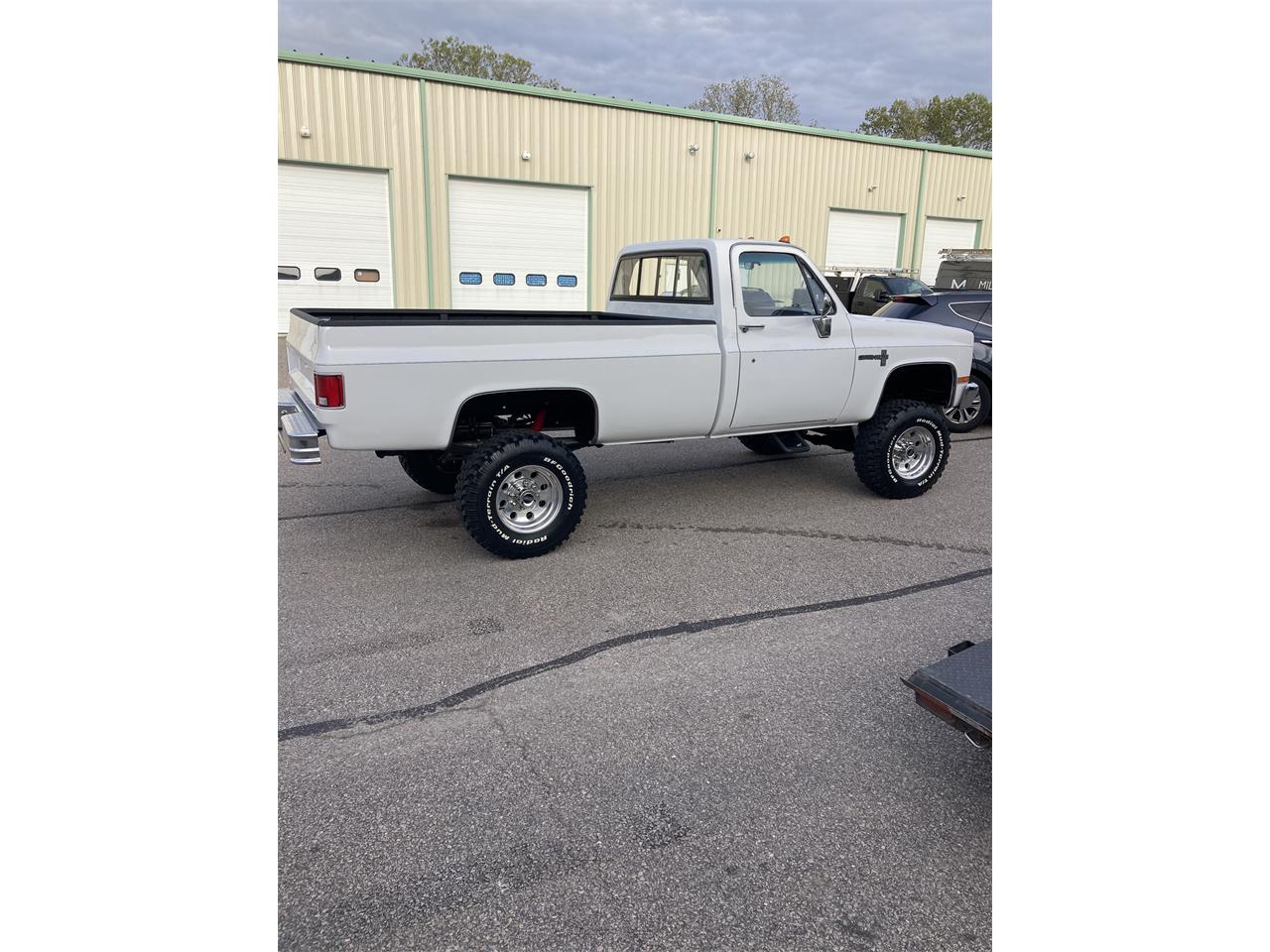 Chevrolet-K-20-1986-White-Black-1