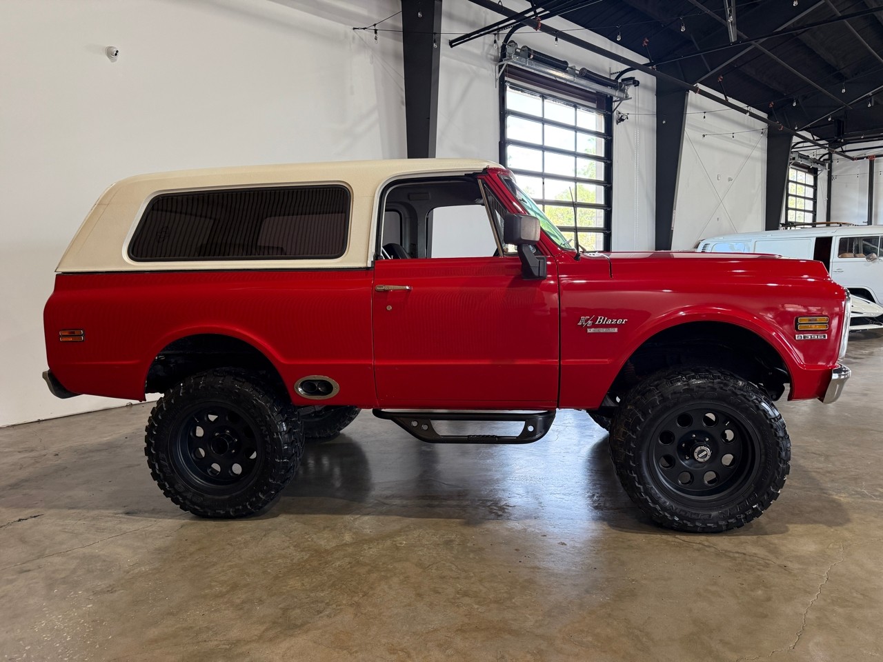 Chevrolet-K5-Blazer-1970-SUV-8
