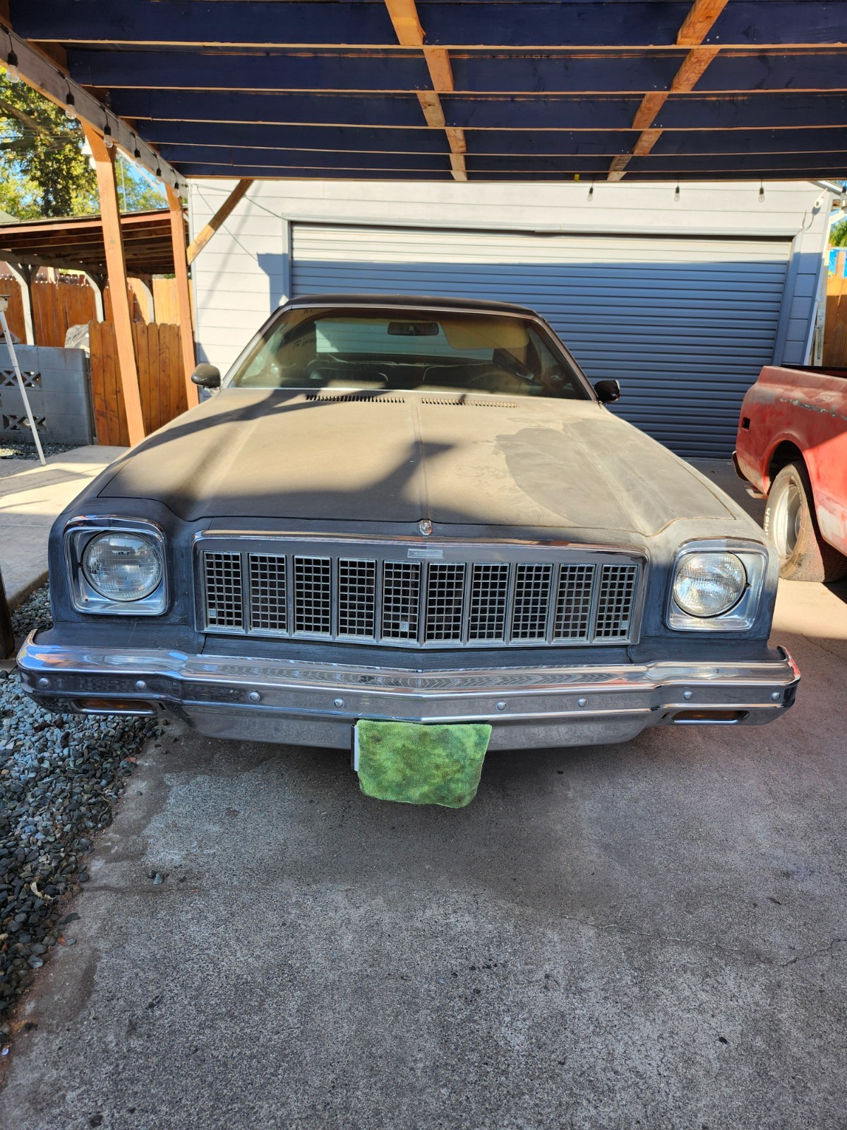 Chevrolet-Malibu-1975-Sedan