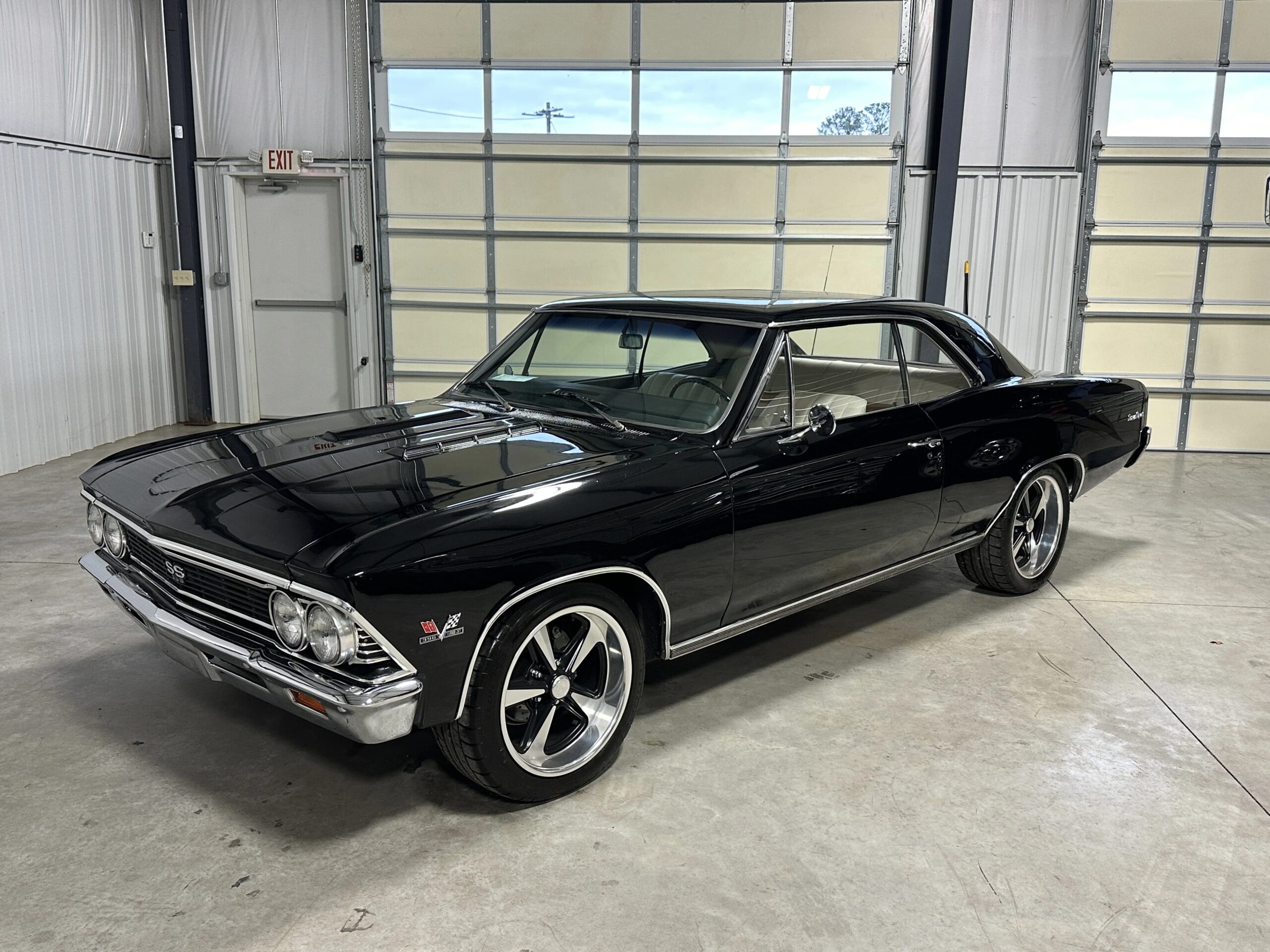 Chevrolet-Malibu-coupe-1966-Black-White-12
