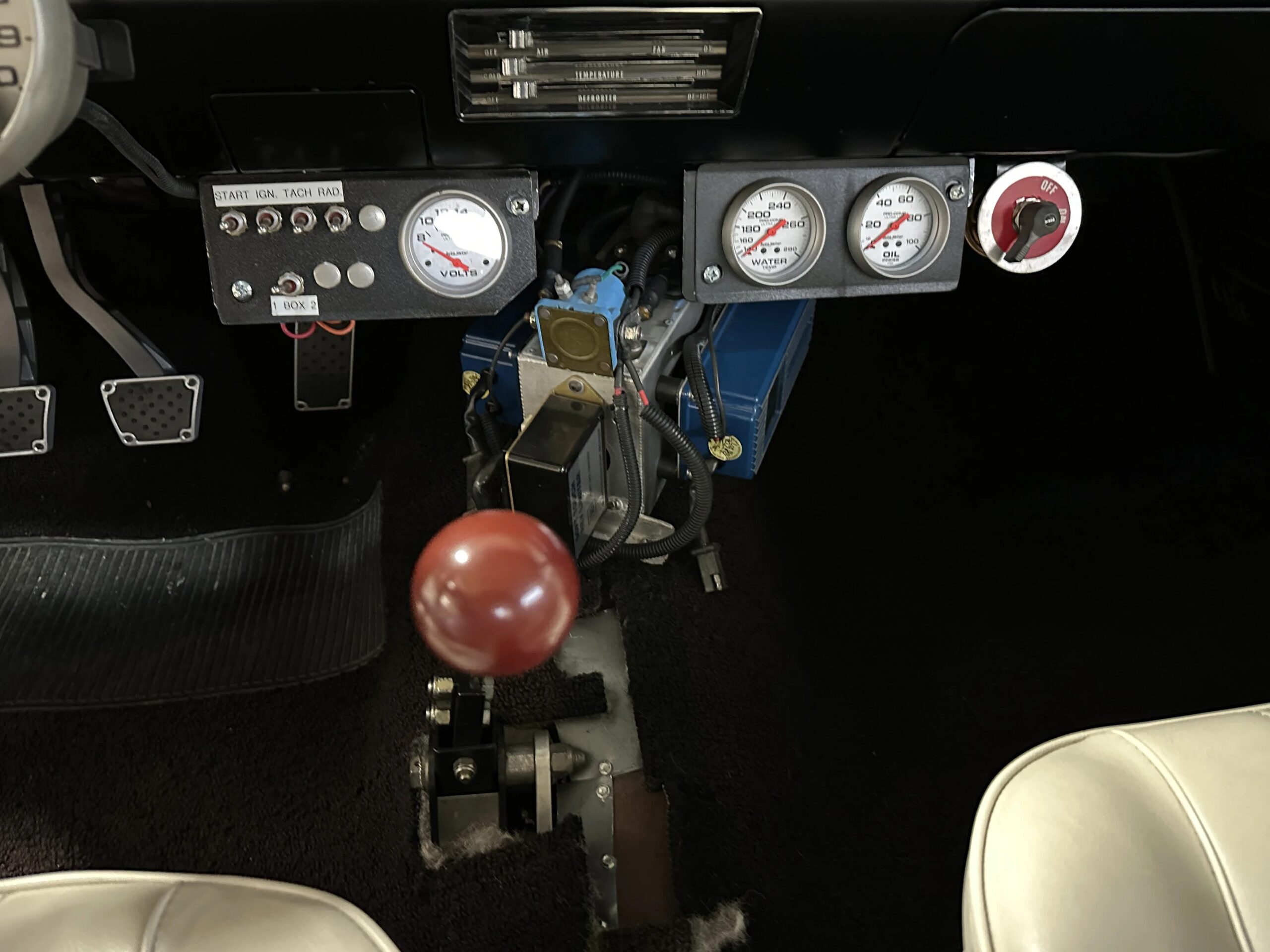 Chevrolet-Malibu-coupe-1966-Black-White-3