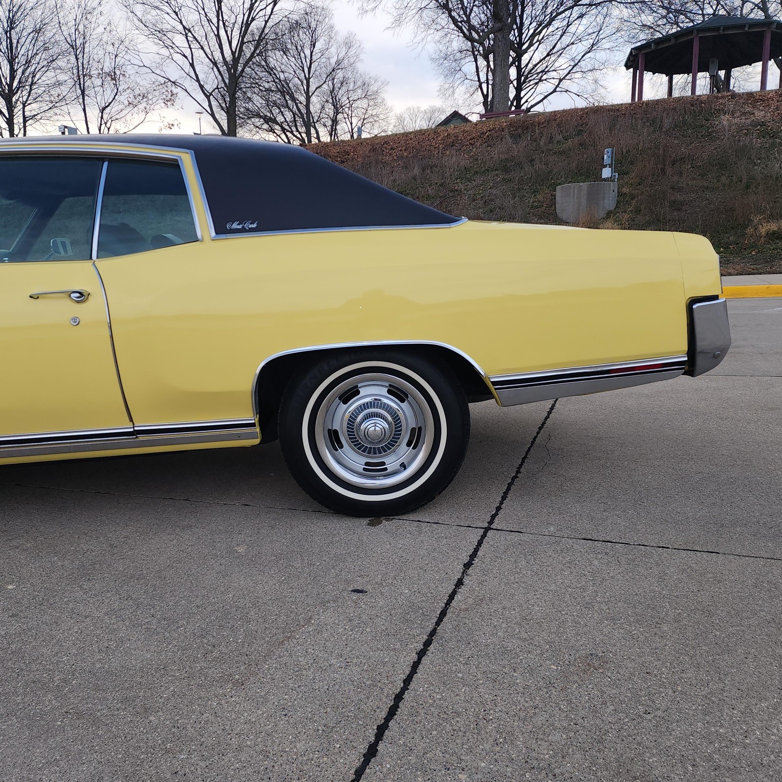 Chevrolet-Monte-Carlo-1970-2-Door-10