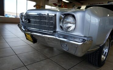 Chevrolet-Monte-Carlo-1970-Classic-Car-17
