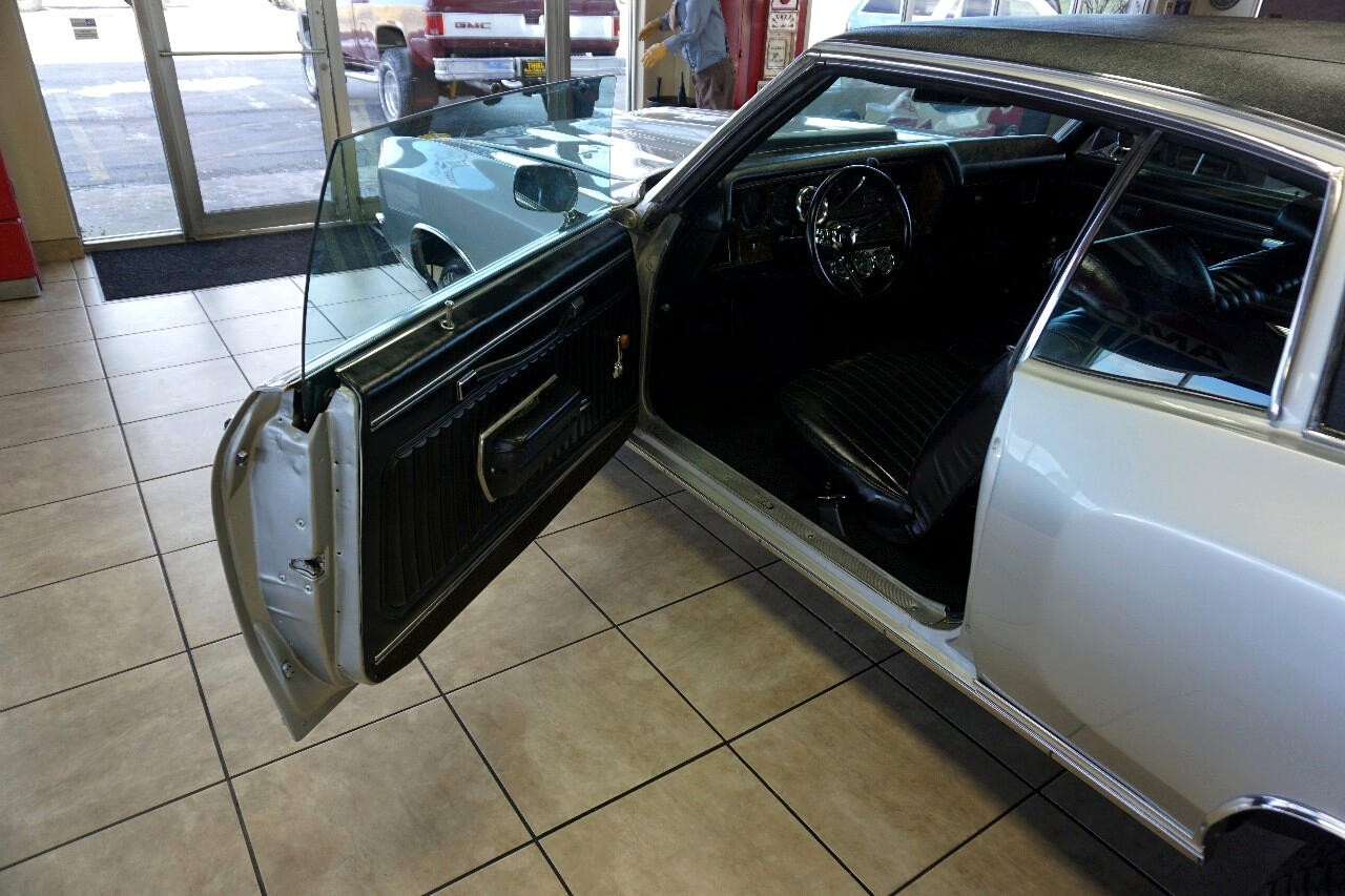 Chevrolet-Monte-Carlo-1970-Classic-Car-19