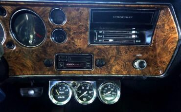 Chevrolet-Monte-Carlo-1970-Classic-Car-27