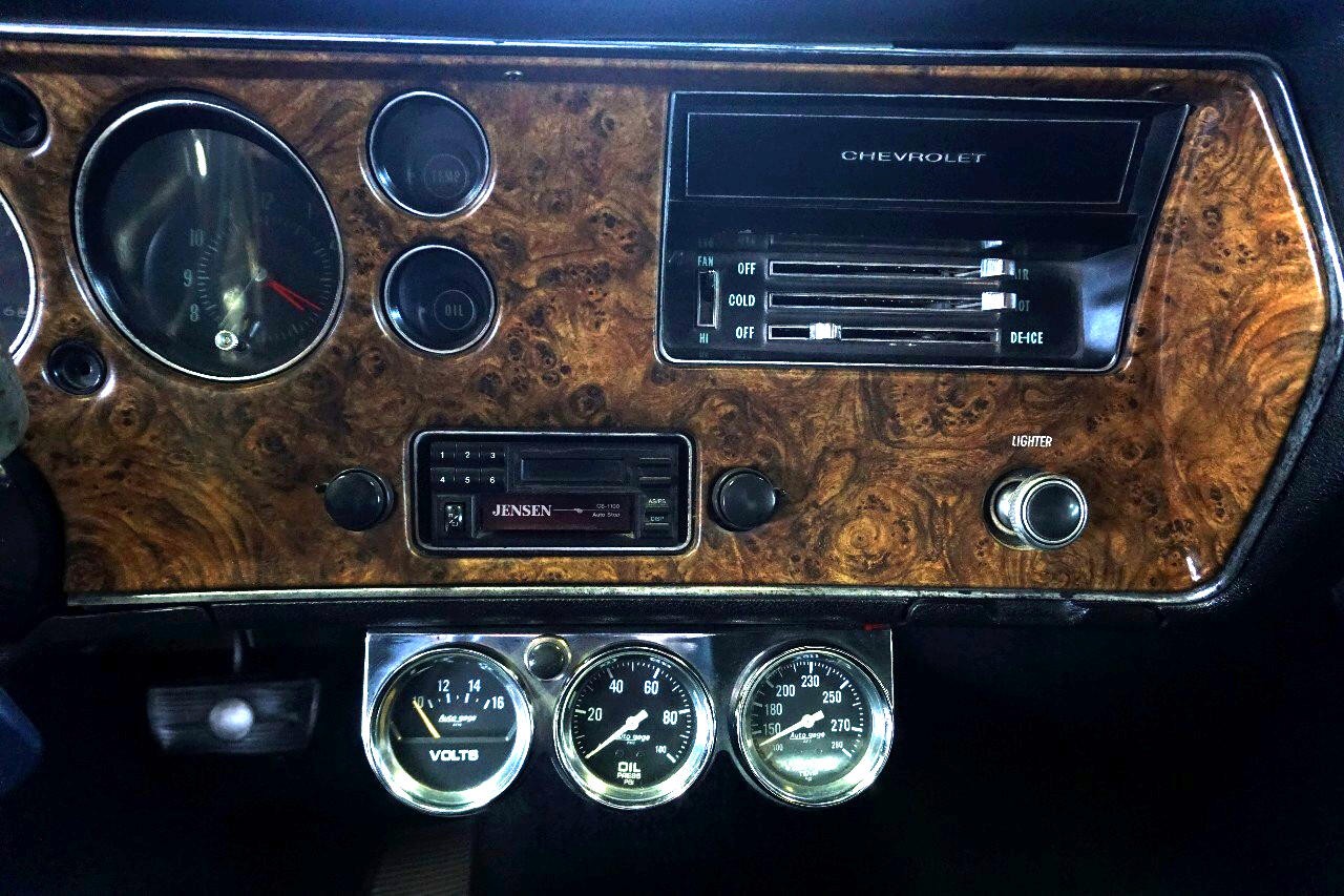 Chevrolet-Monte-Carlo-1970-Classic-Car-27