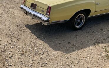 Chevrolet-Monte-Carlo-1976-Coupe-10