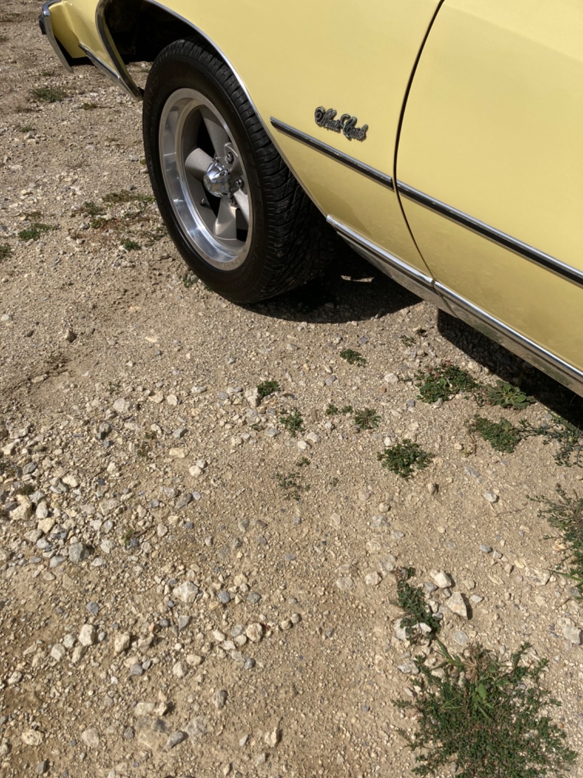 Chevrolet-Monte-Carlo-1976-Coupe-7