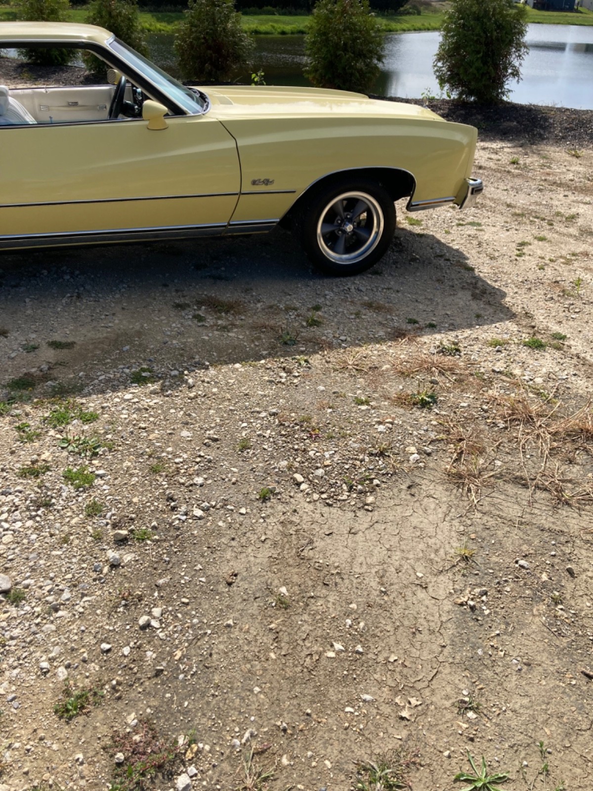 Chevrolet-Monte-Carlo-1976-Coupe-8