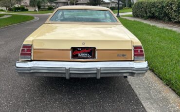 Chevrolet-Monte-Carlo-1977-Coupe-14