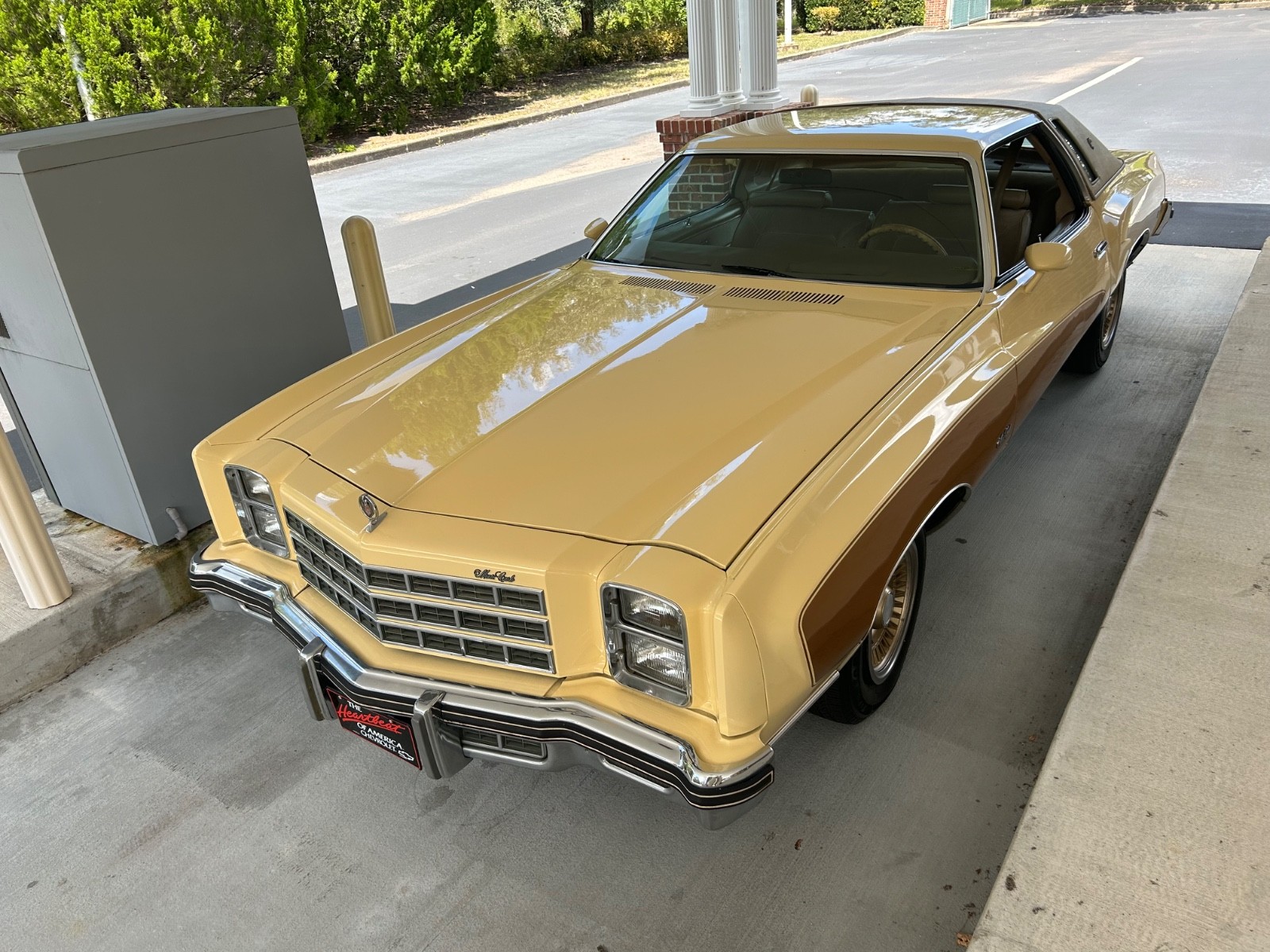 Chevrolet-Monte-Carlo-1977-Coupe-38