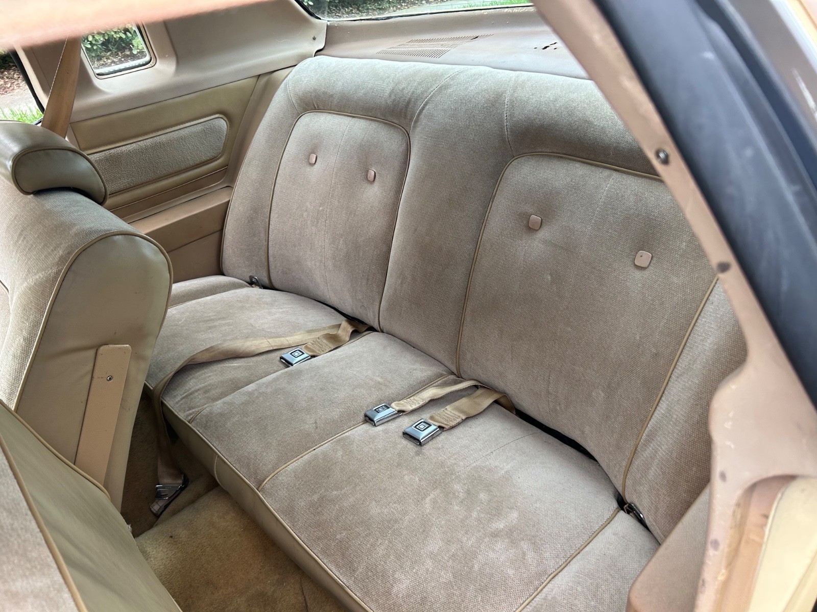Chevrolet-Monte-Carlo-1977-Coupe-8