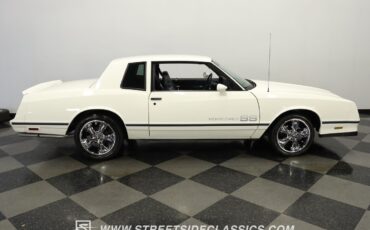 Chevrolet-Monte-Carlo-1984-Coupe-12