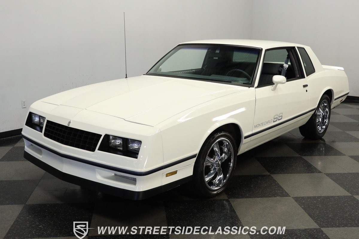 Chevrolet-Monte-Carlo-1984-Coupe-17