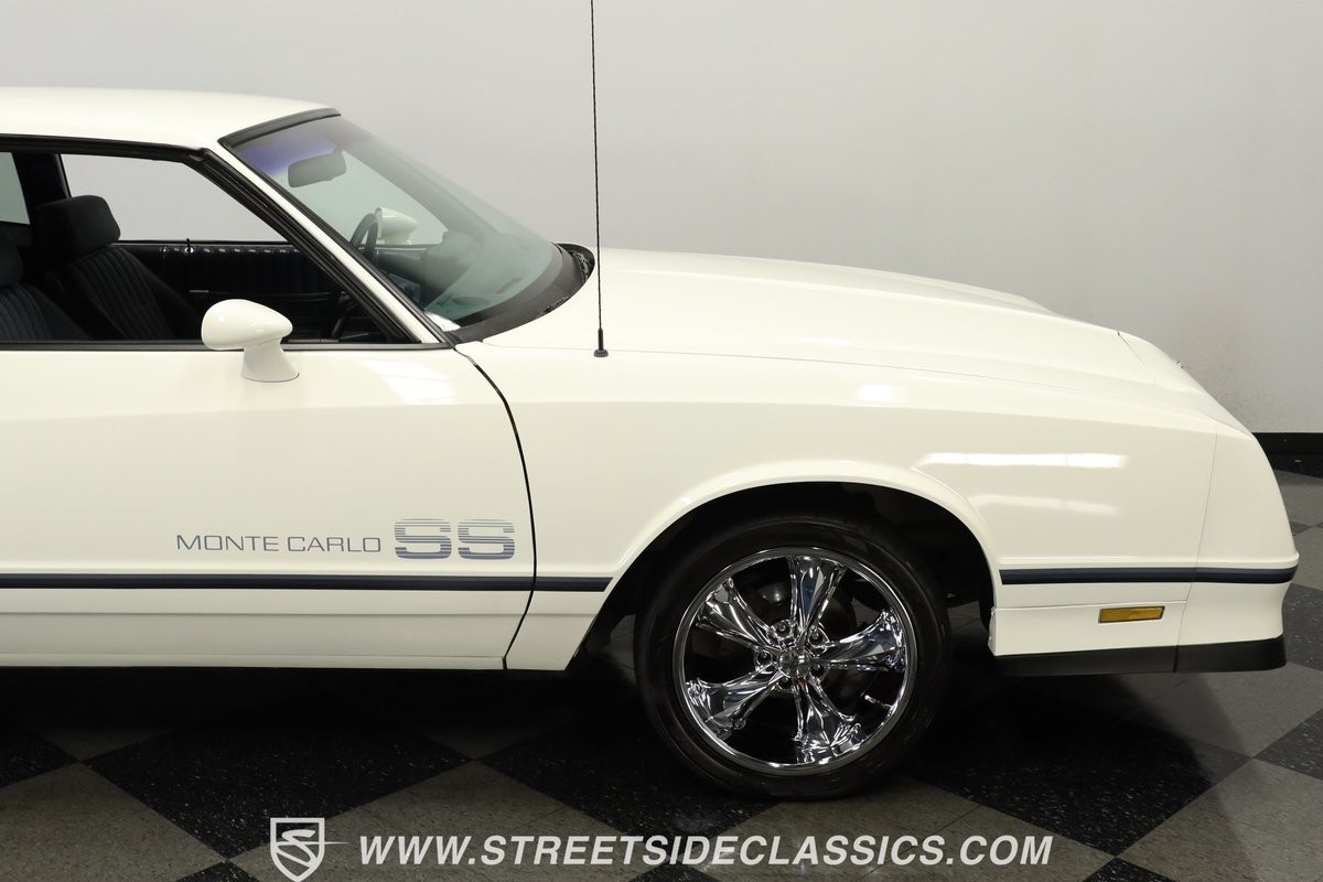 Chevrolet-Monte-Carlo-1984-Coupe-28