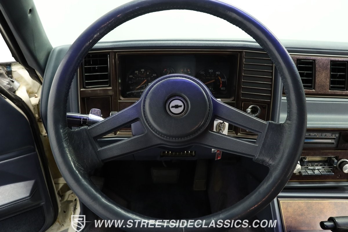 Chevrolet-Monte-Carlo-1984-Coupe-35