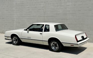 Chevrolet-Monte-Carlo-1984-Coupe-8