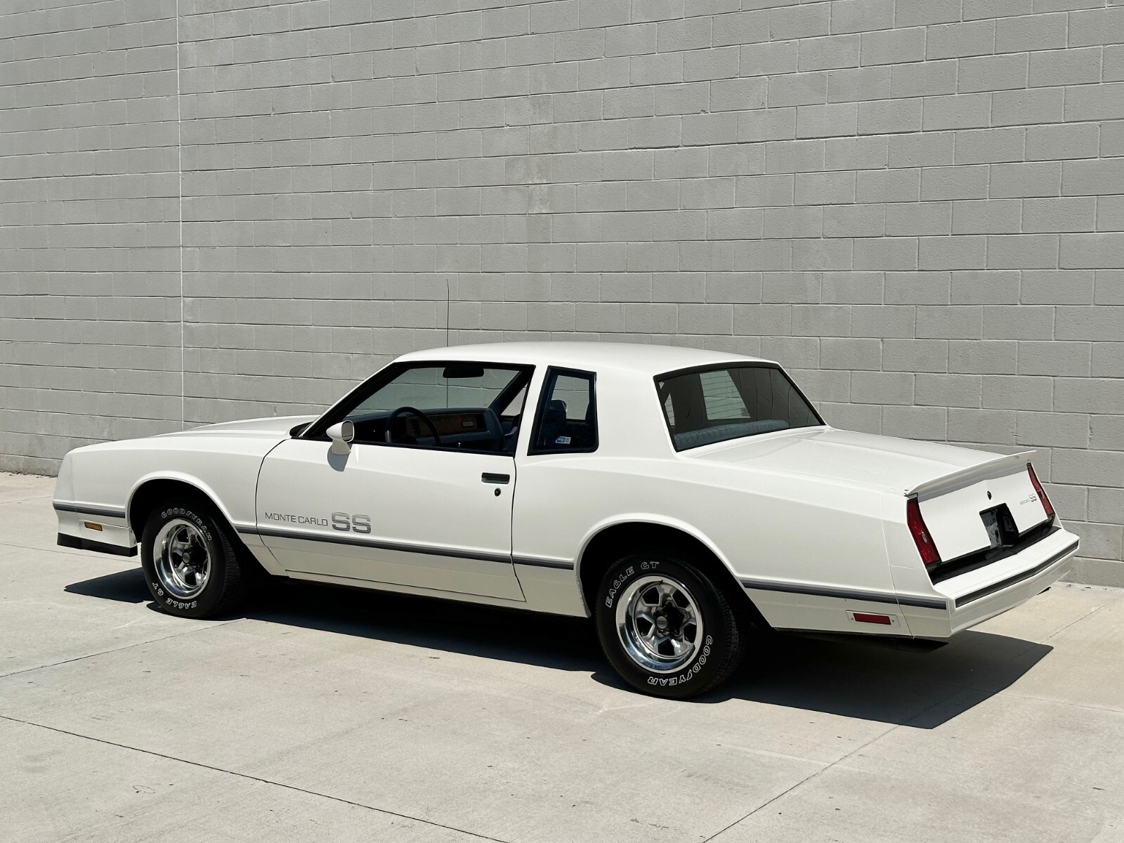 Chevrolet-Monte-Carlo-1984-Coupe-8