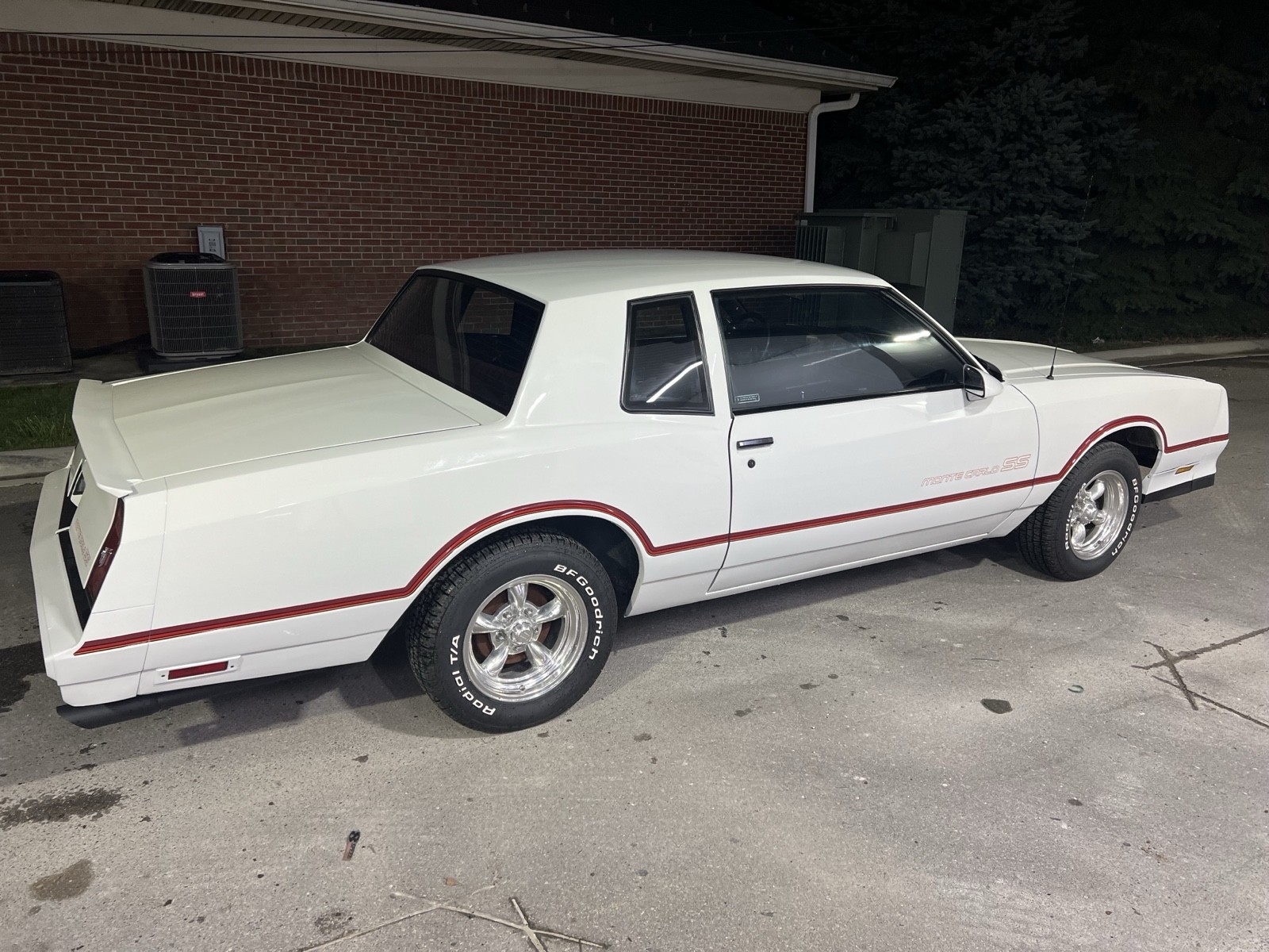 Chevrolet-Monte-Carlo-1986-Coupe-2