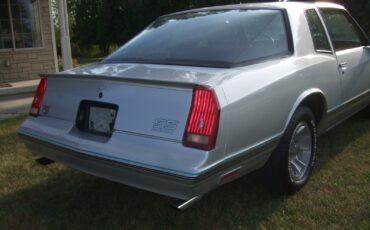 Chevrolet-Monte-Carlo-1987-Coupe-1