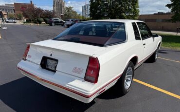 Chevrolet-Monte-Carlo-1987-Coupe-7
