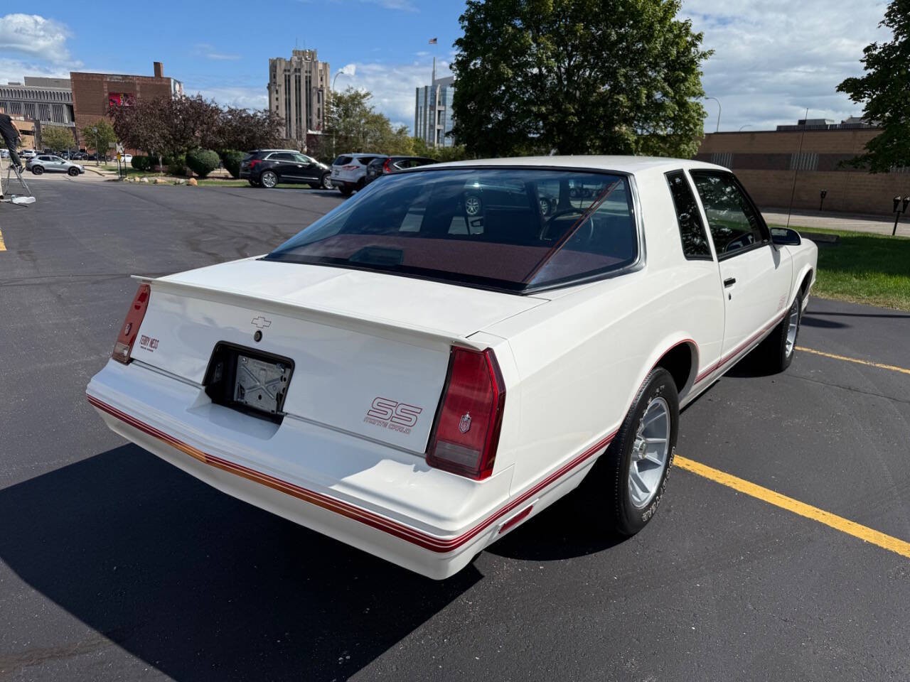 Chevrolet-Monte-Carlo-1987-Coupe-7