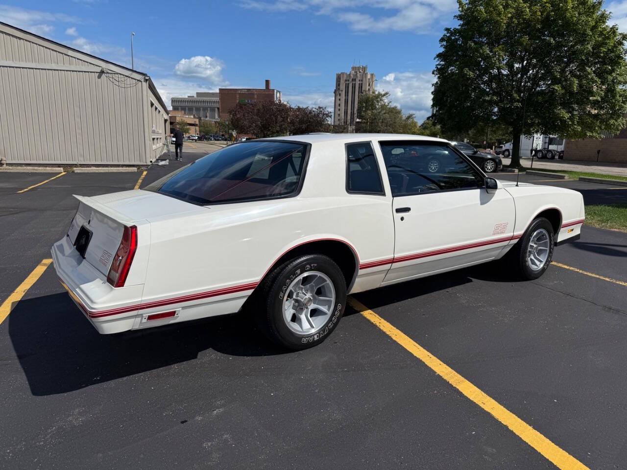 Chevrolet-Monte-Carlo-1987-Coupe-8