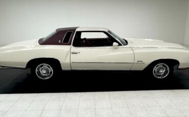 Chevrolet-Monte-carlo-1973-Antique-White-Dark-Red-11