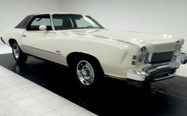 Chevrolet-Monte-carlo-1973-Antique-White-Dark-Red-12
