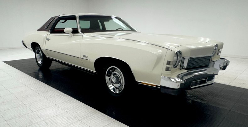 Chevrolet-Monte-carlo-1973-Antique-White-Dark-Red-12