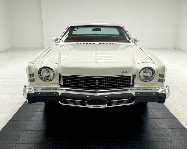 Chevrolet-Monte-carlo-1973-Antique-White-Dark-Red-13