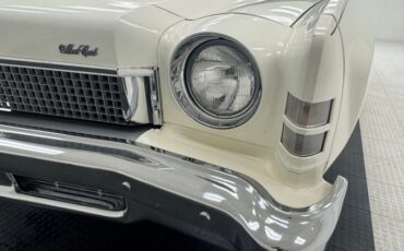 Chevrolet-Monte-carlo-1973-Antique-White-Dark-Red-16