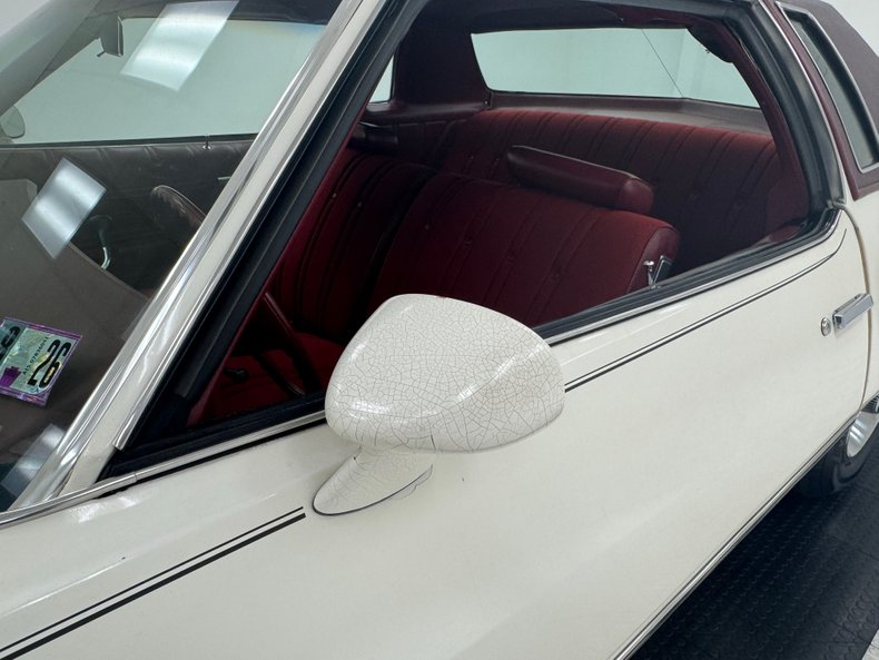 Chevrolet-Monte-carlo-1973-Antique-White-Dark-Red-21