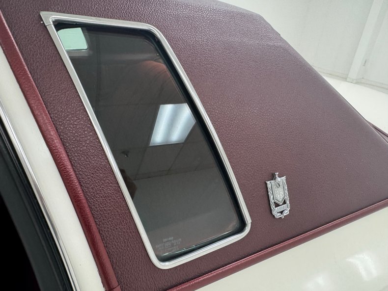 Chevrolet-Monte-carlo-1973-Antique-White-Dark-Red-23