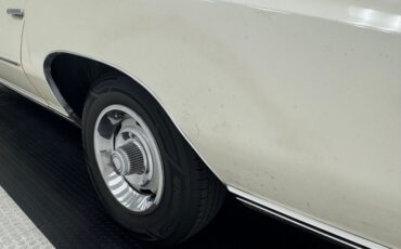 Chevrolet-Monte-carlo-1973-Antique-White-Dark-Red-29