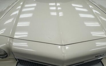 Chevrolet-Monte-carlo-1973-Antique-White-Dark-Red-45