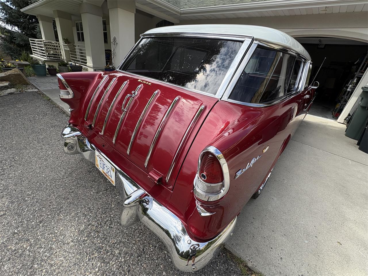 Chevrolet-Nomad-1955-Red-Tan-11