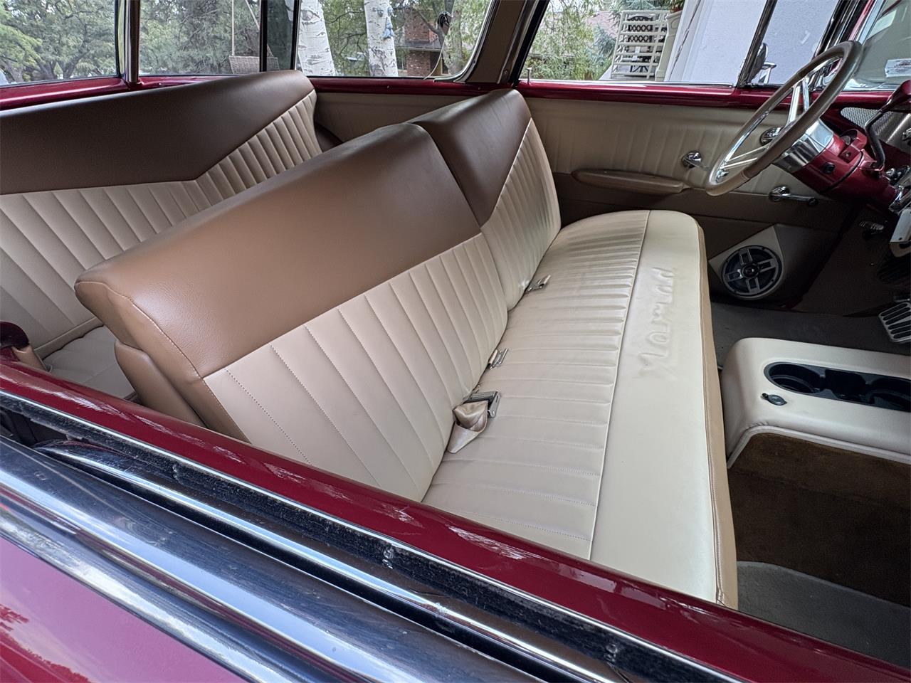 Chevrolet-Nomad-1955-Red-Tan-19