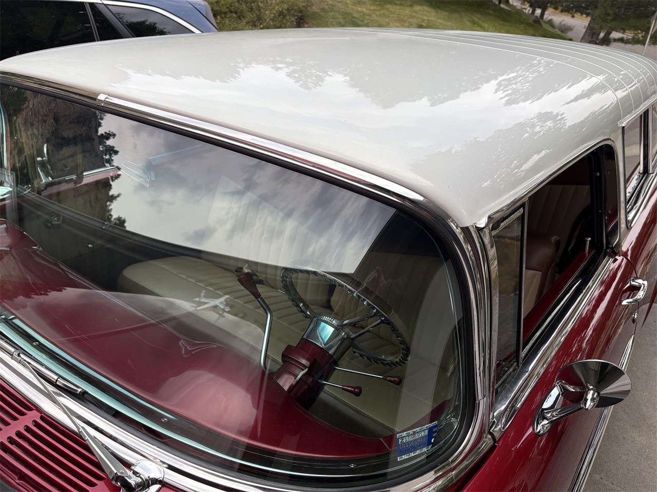 Chevrolet-Nomad-1955-Red-Tan-2