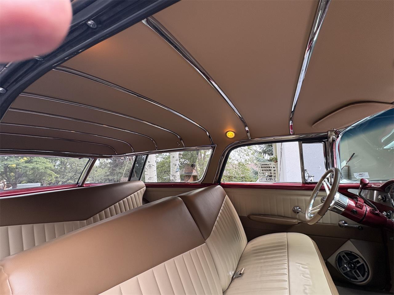 Chevrolet-Nomad-1955-Red-Tan-22
