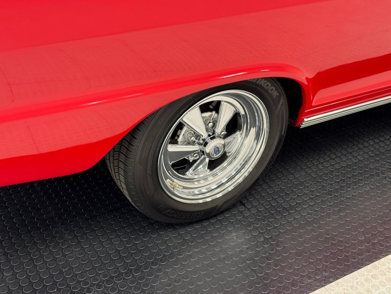 Chevrolet-Nova-1963-Bright-Red-Black-25
