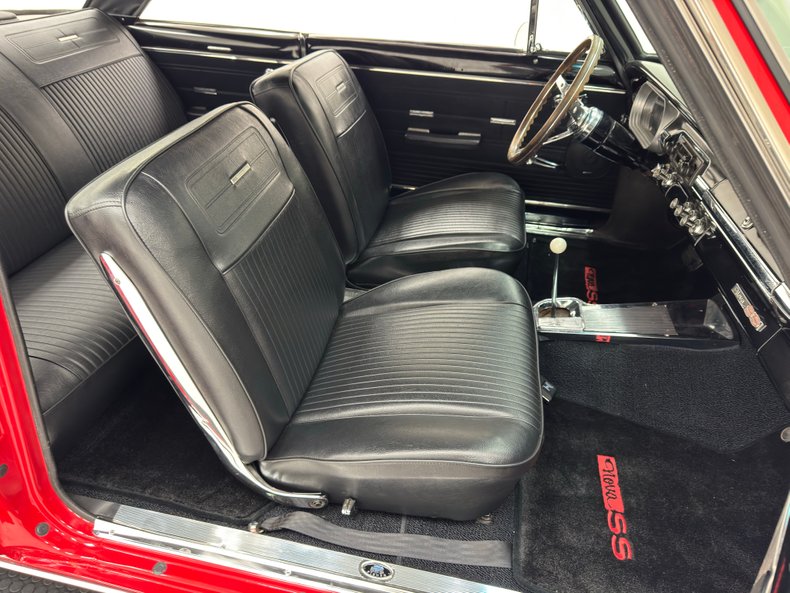 Chevrolet-Nova-1963-Bright-Red-Black-40