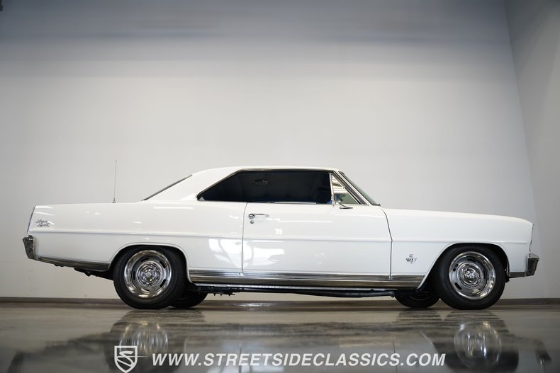 Chevrolet-Nova-1965-Ermine-White-Blue-16