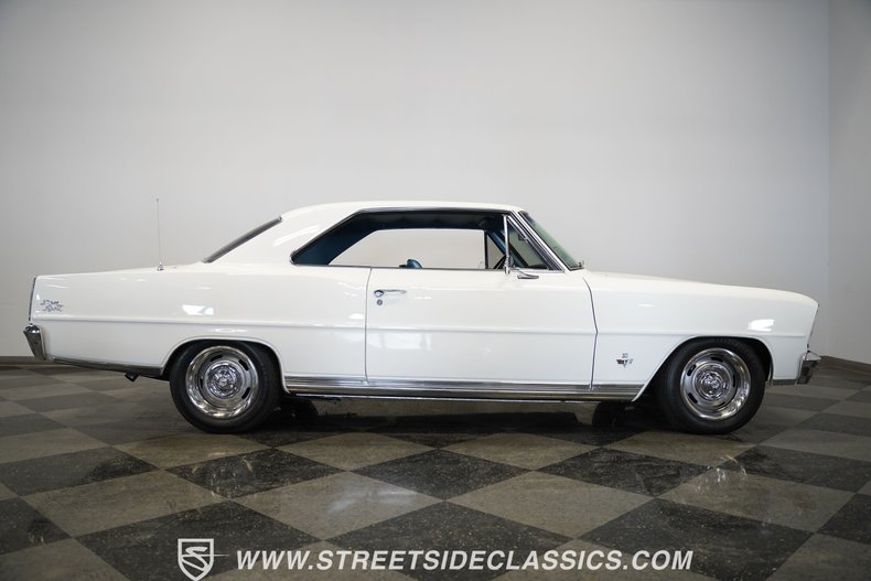 Chevrolet-Nova-1965-Ermine-White-Blue-17