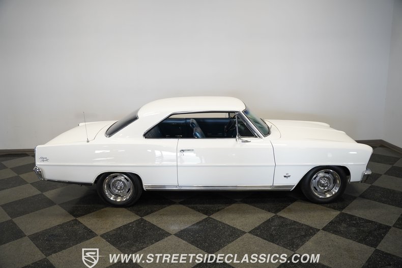 Chevrolet-Nova-1965-Ermine-White-Blue-18