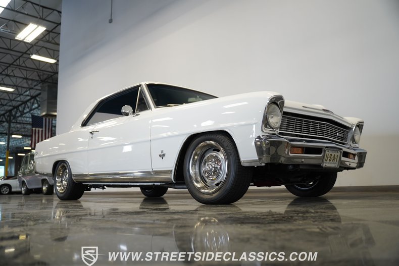 Chevrolet-Nova-1965-Ermine-White-Blue-19