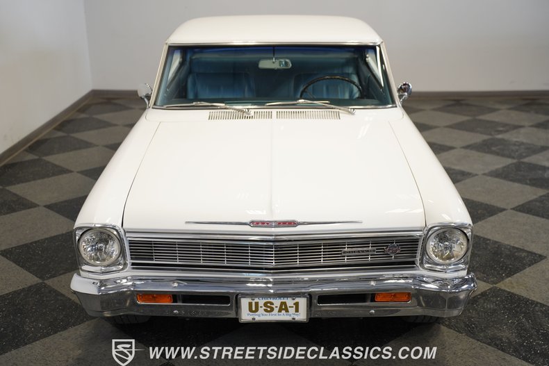 Chevrolet-Nova-1965-Ermine-White-Blue-23